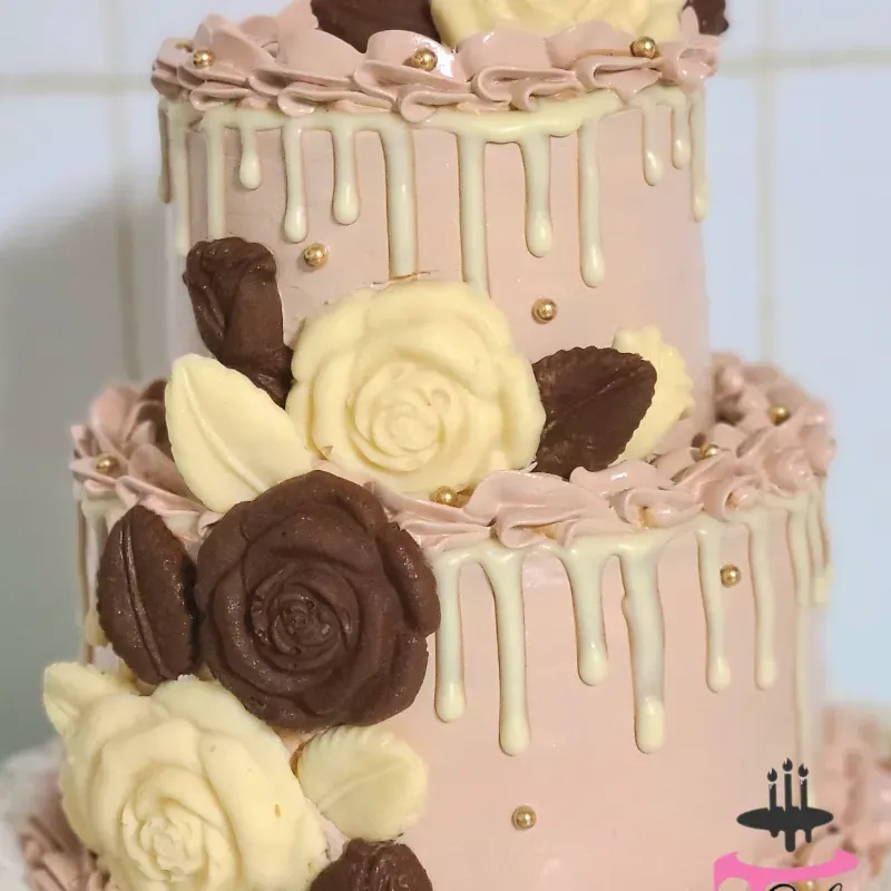 Mini torta de dos pisos de chocolate