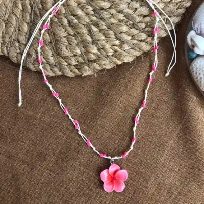 Collar de plumeria