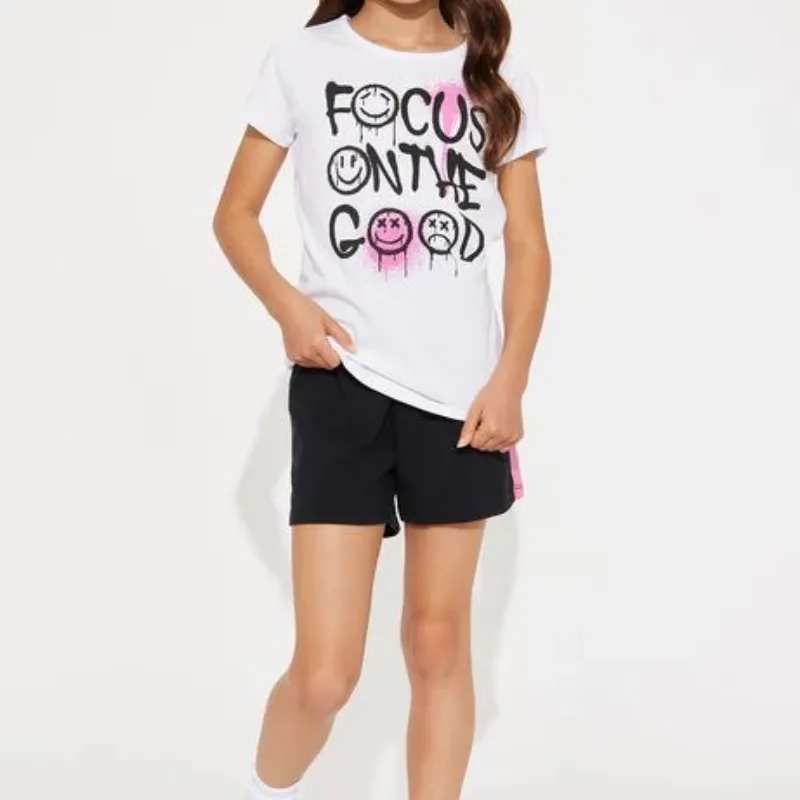 Conjunto de niña de tres piezas