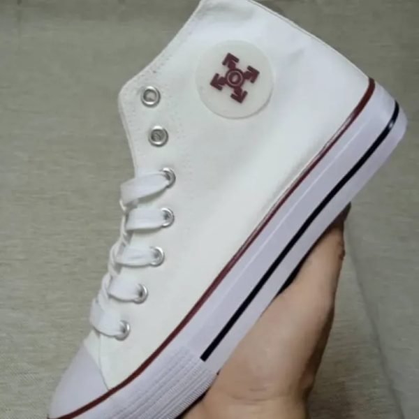 Conver blanco detalle rojo alto reducidos