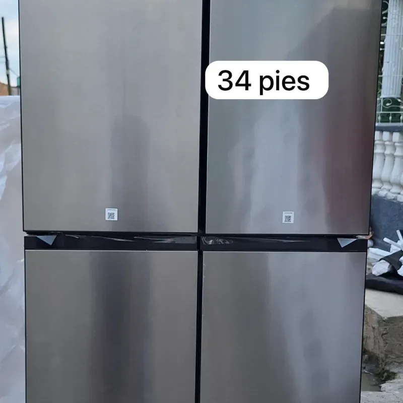 Refrigerador Samsung cuatro puertas 34 pies