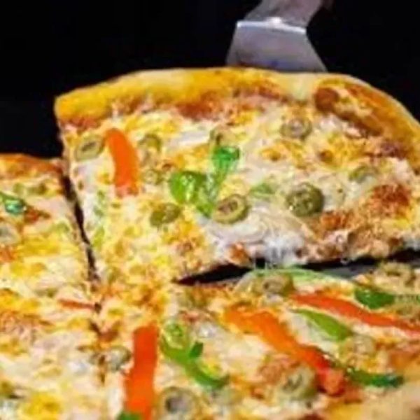 Pizza c/ Vegetales y Queso Gouda