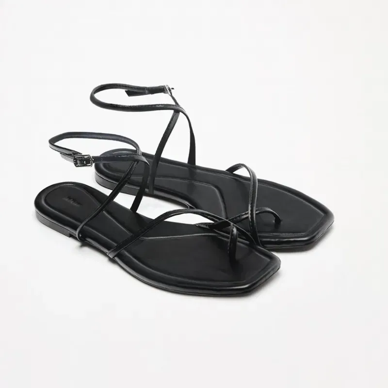Sandalias planas de tiras