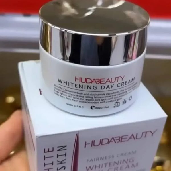 CREMA FACIAL BLANQUEADORA DE DIAARBUTINA Y NIACINAMIDA