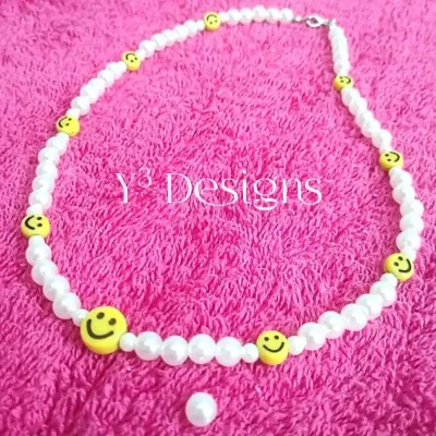 Collar de Perlas y Emojis 