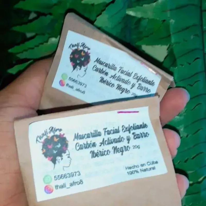 Mascarilla Facial Exfoliante de Carbón Activado y Barro Ibérico negro