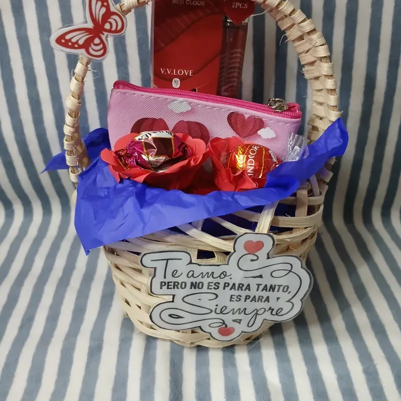 Cesta de regalo azul