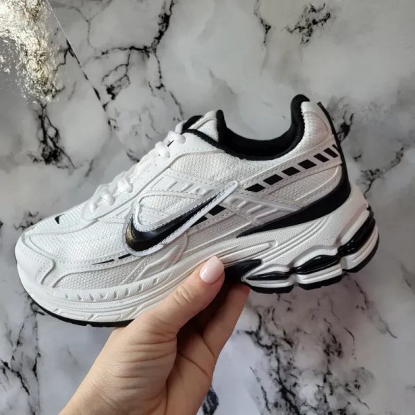 Nike Initiator