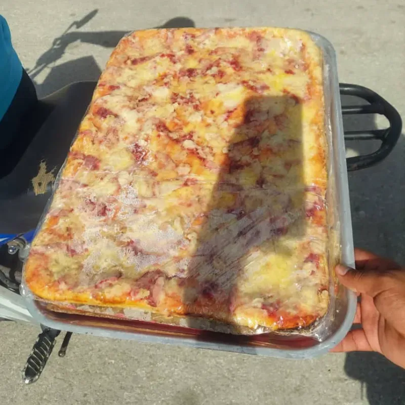 Pizza familiar d/ jamón y queso