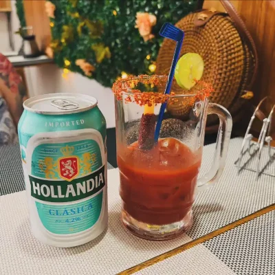 Michelada con cerveza importada