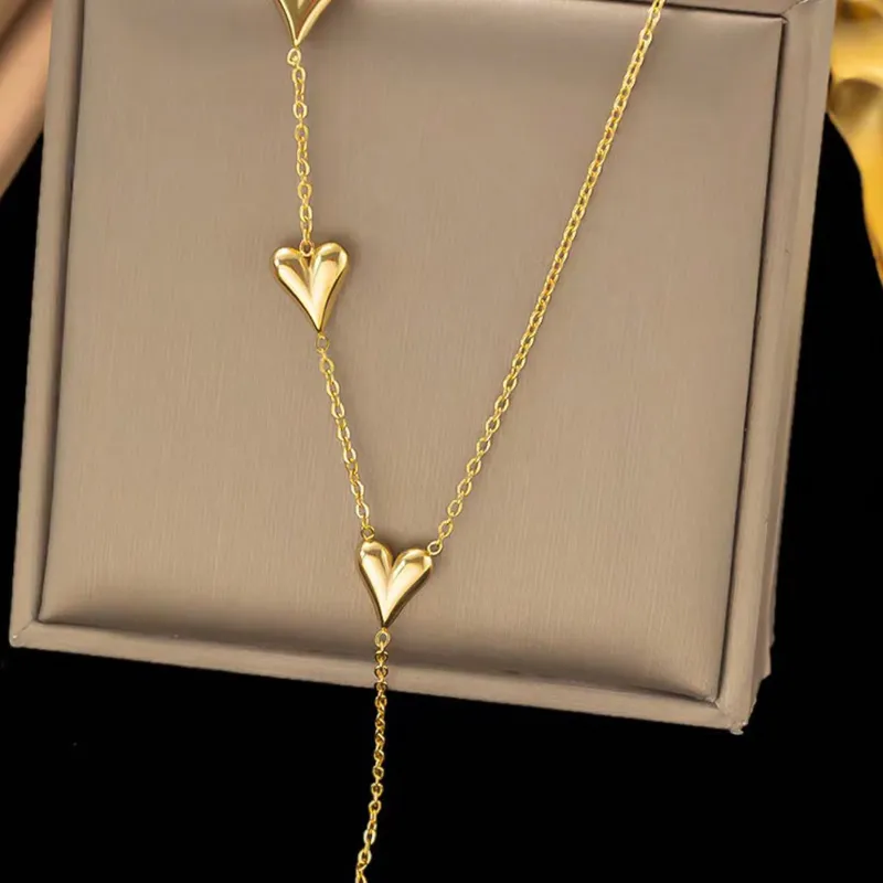 Cadena de acero inoxidable con corazones