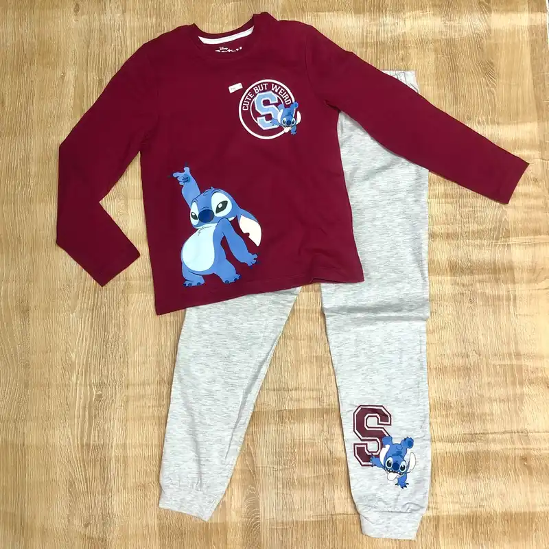 Pijama de Stitch color rojo vino