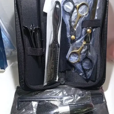 KIT DE TIJERAS DE PELUQUERÍA CON ACCESORIOS