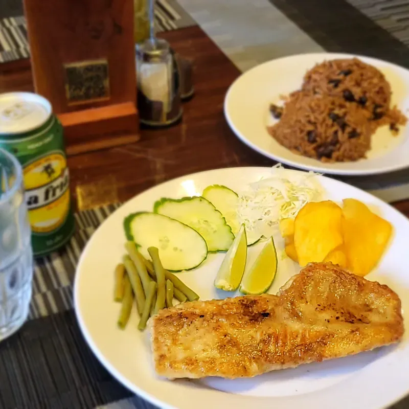 Filete de pescado grillé