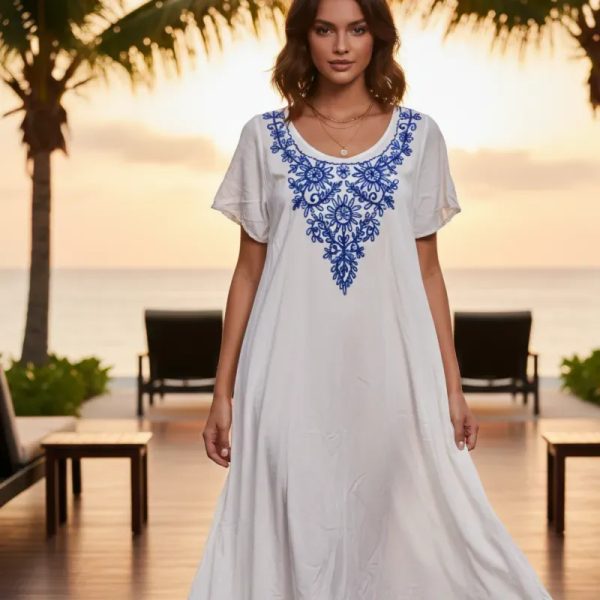 Vestido blanco con bordado azul 