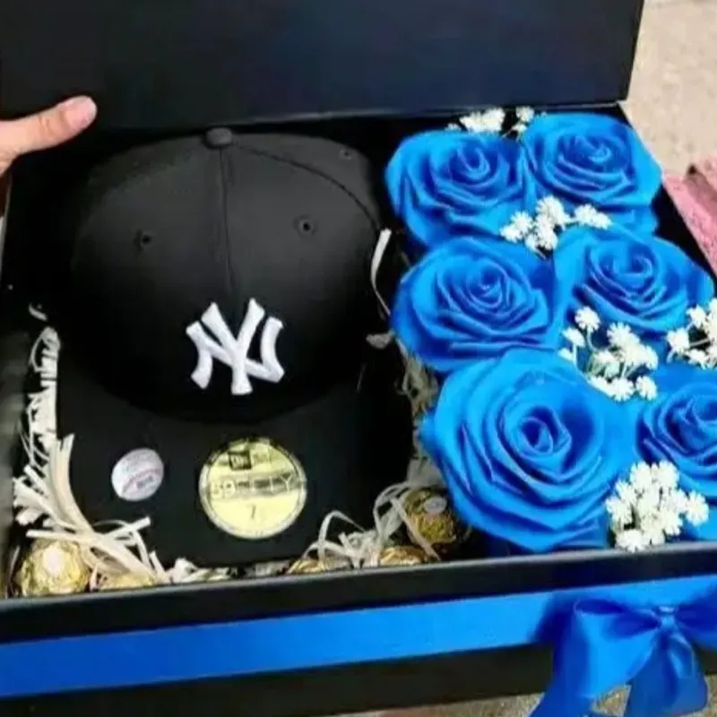 Caja +gorra +ferreros +rosas eternas