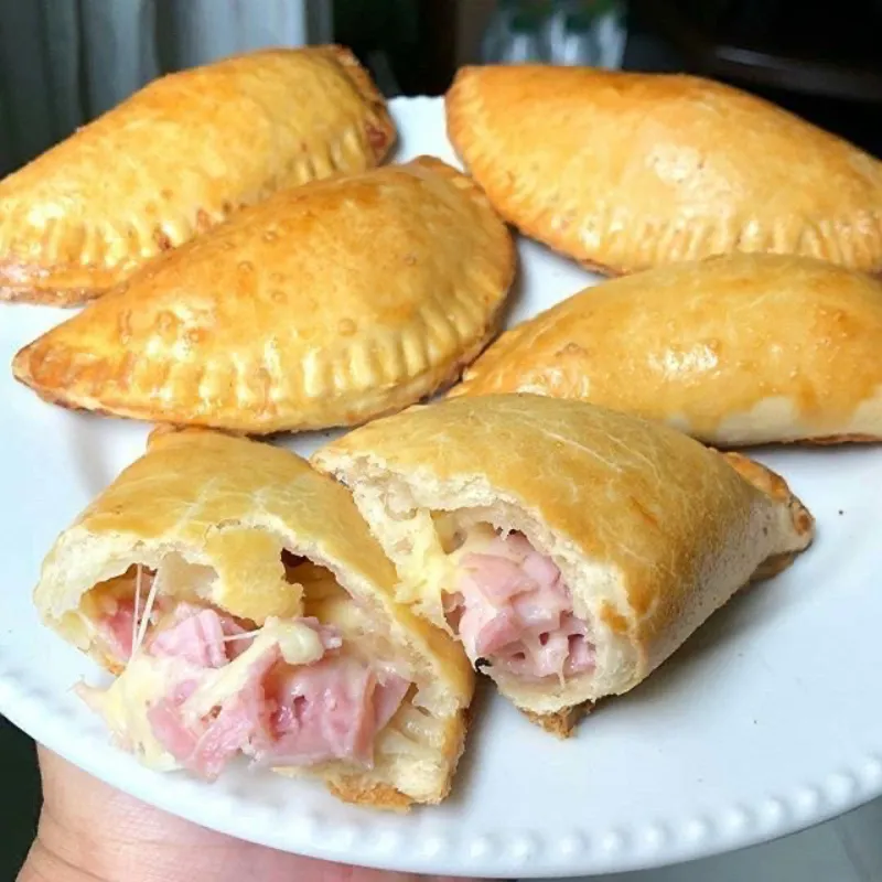 Empanada Hawaiana