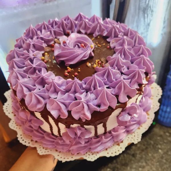 Cake de merengue y cobertura de chocolate