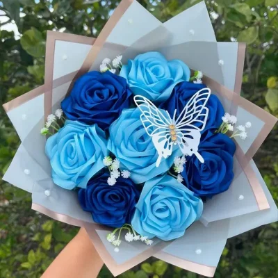 Ramo de 8 Rosas eternas azules