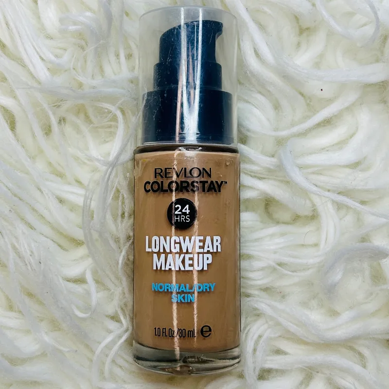 Base Revlon ColorStay™️ Longwear Makeup