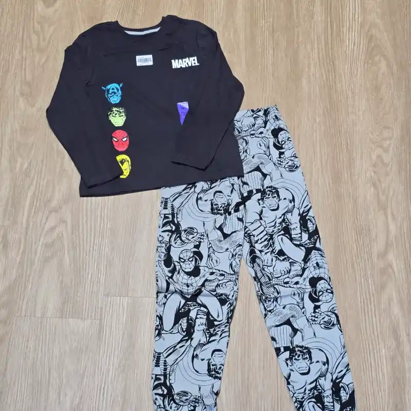 Pijama Color negro de Marvel