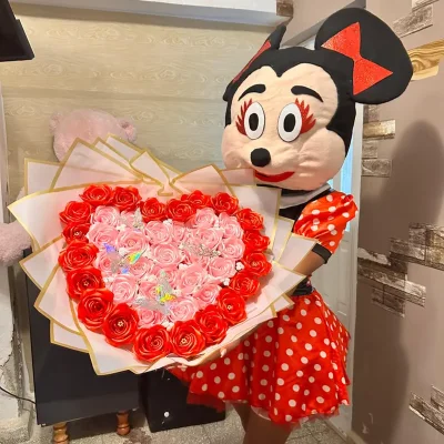 Ramo buchón extra grande de rosas eternas rojas y rosadas