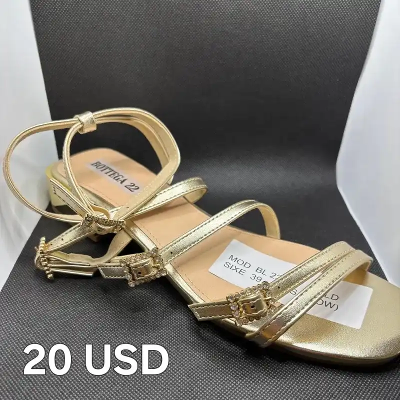 Sandalias de Tiras con Hebillas