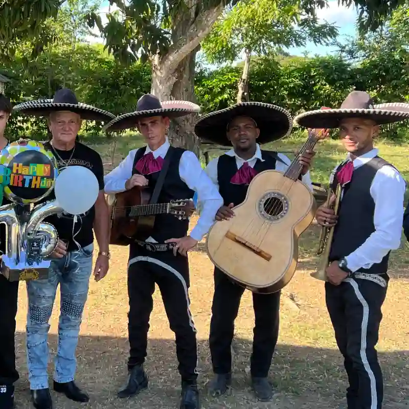 Serenata Corta (5 músicos )