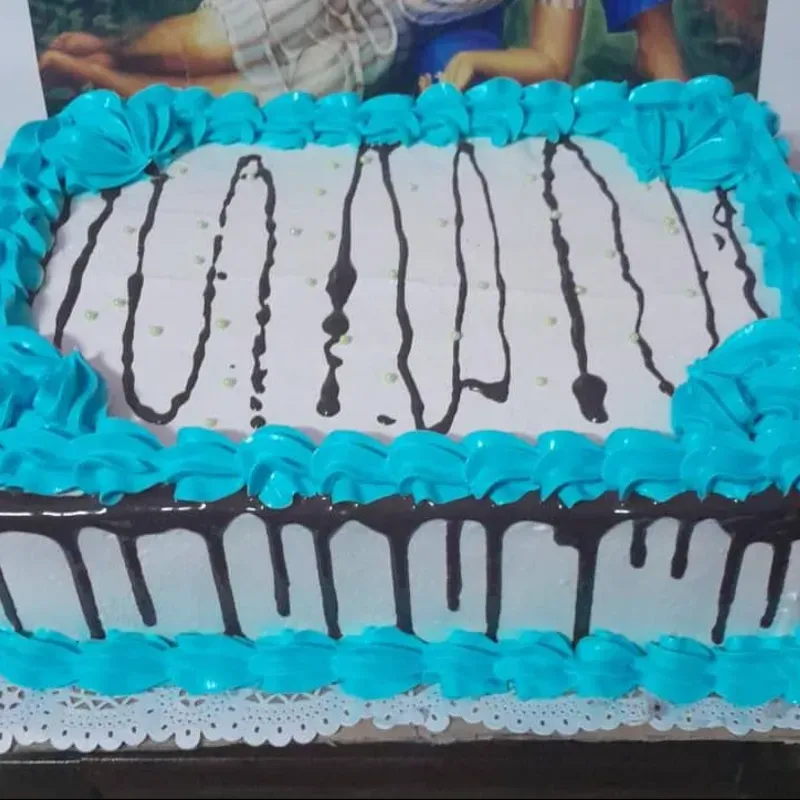 Cake mediano cuadrado bizcocho de chocolate