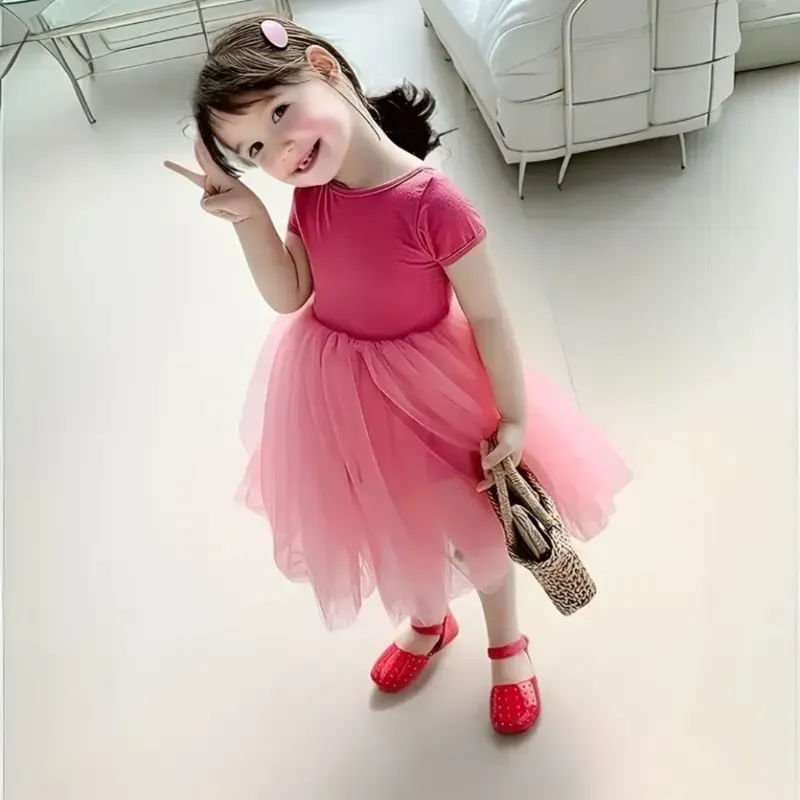 Lindo vestido de tul con mangas cortas