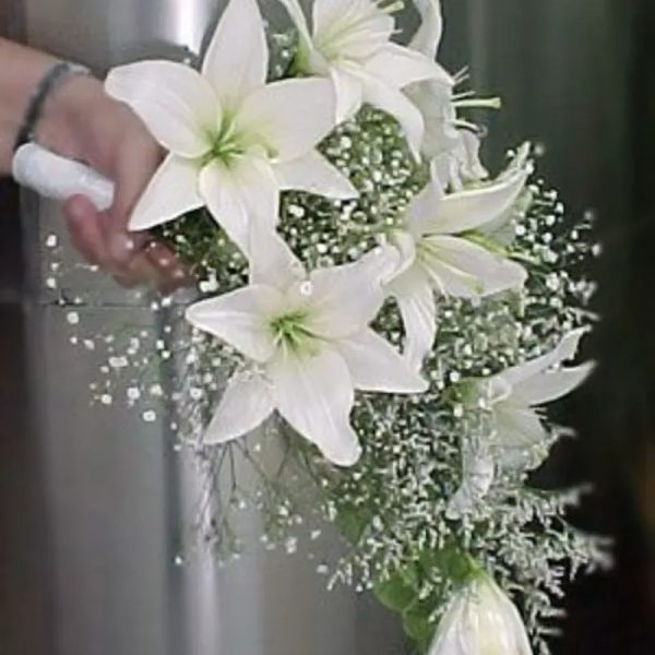 Bouquet de 9 flores en forma de cascada