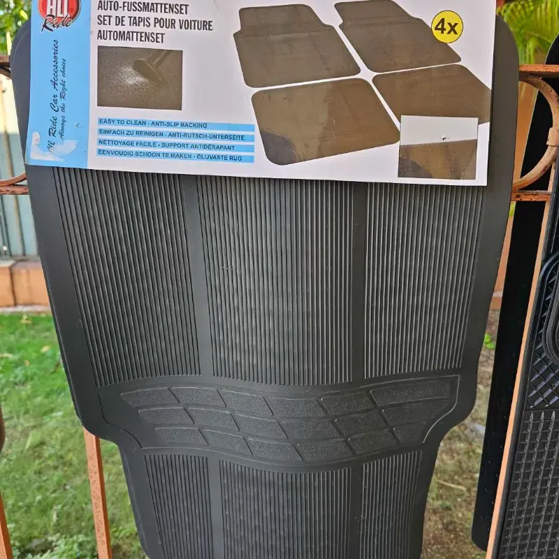 JGO DE ALFOMBRA NEGRA SENCILLA