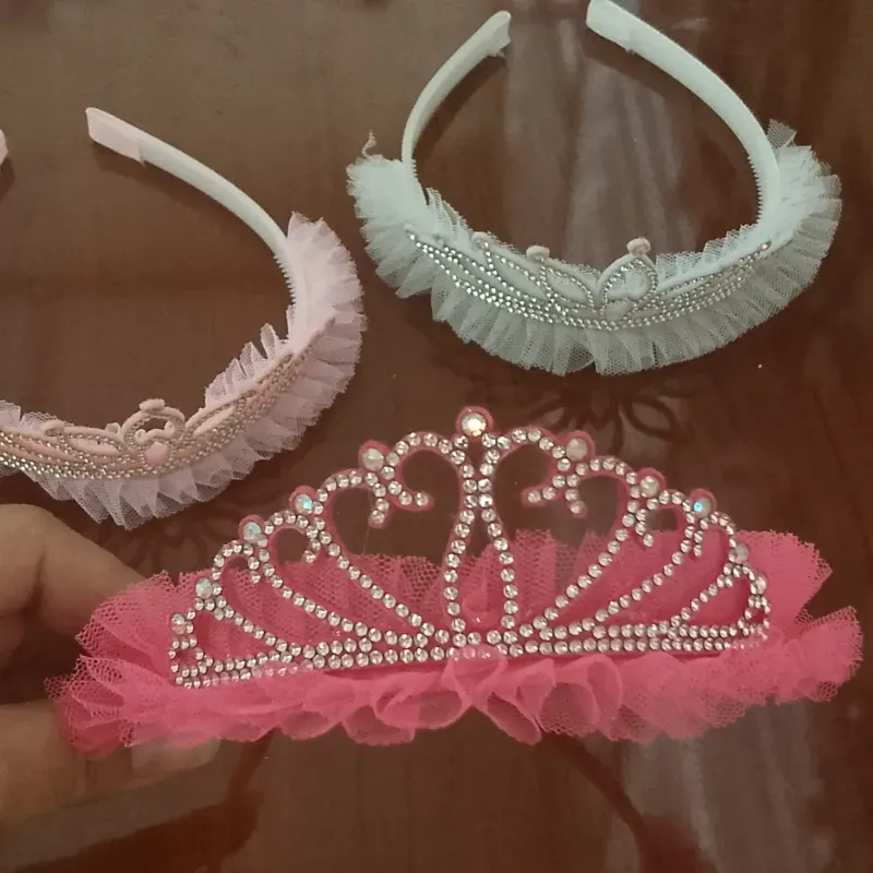 Tiara rosa fucsia de tul