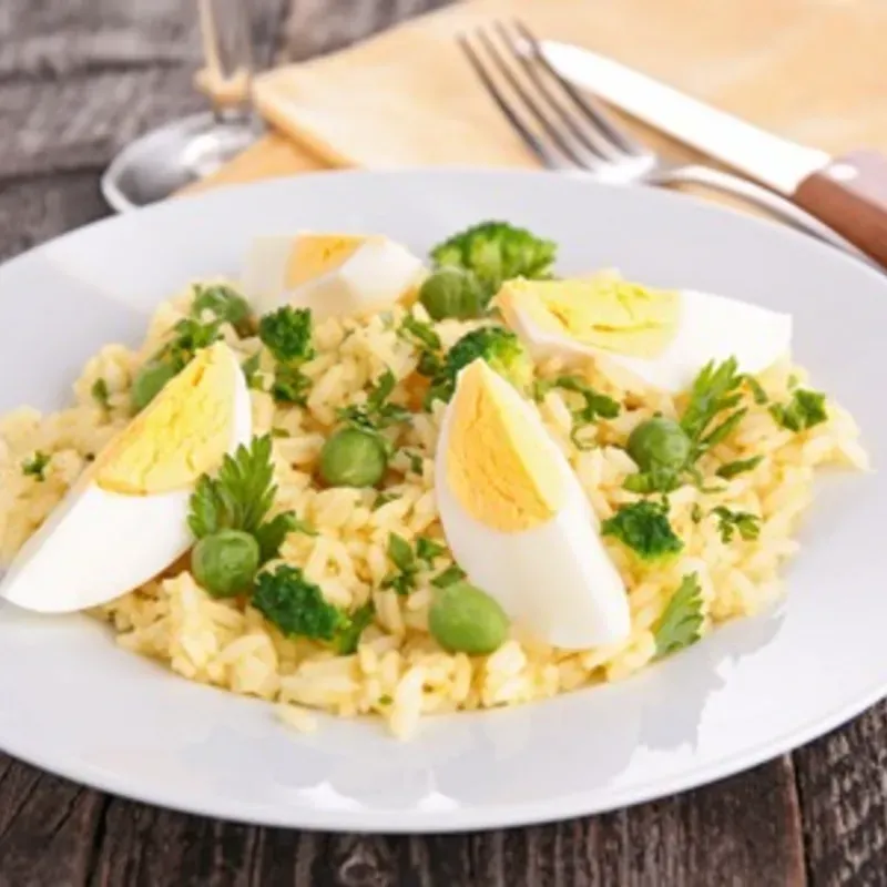  Arroz con Huevo Hervido 