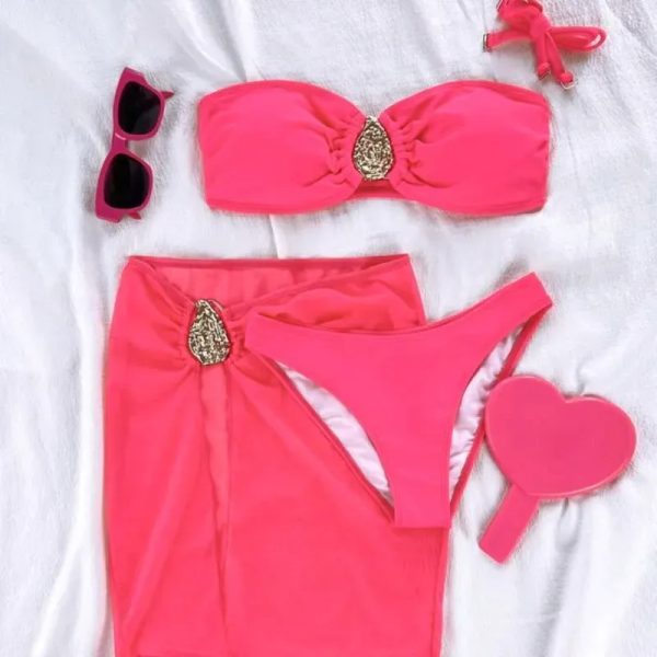  Bikini con falda corta y adorno dorado — Rosa