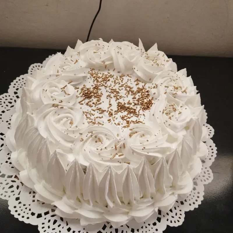 Cake blanco con rosas