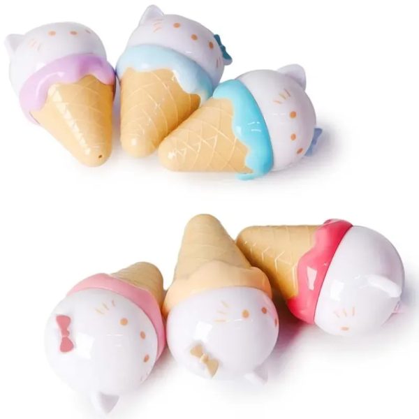 Bálsamo labial humectante e hidratante en forma cono de Hello Kitty