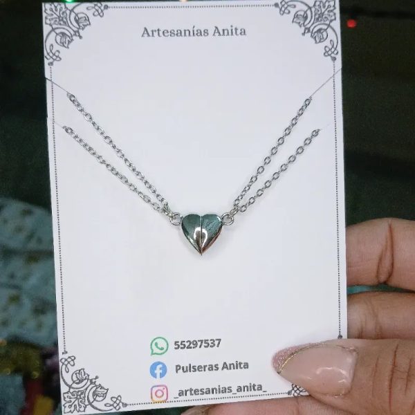 Conjunto de cadenas con corazones imantados
