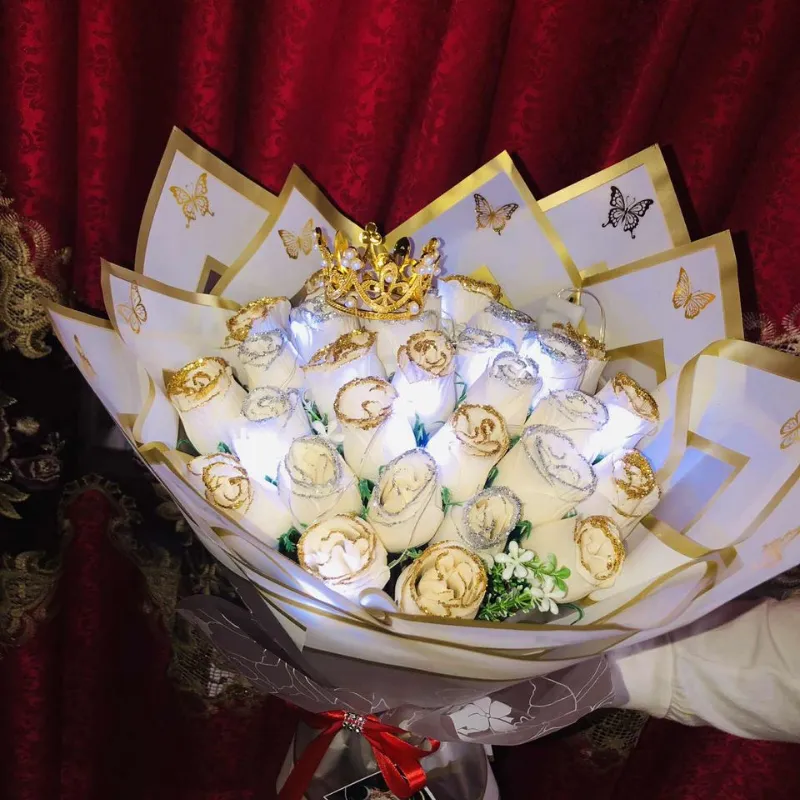 Ramo de rosas artificiales