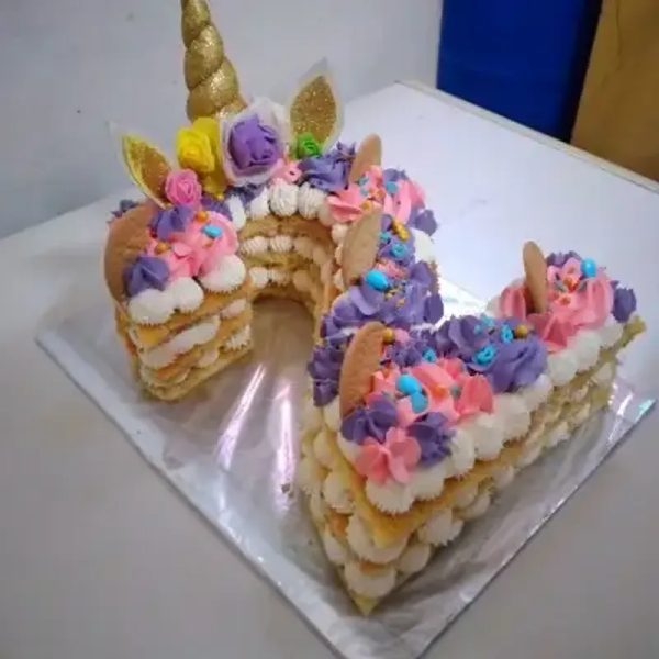 Pastel de número y letras