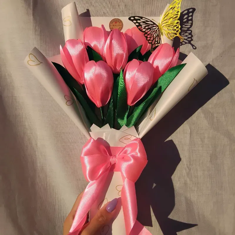 Ramo de 7 tulipanes eternos