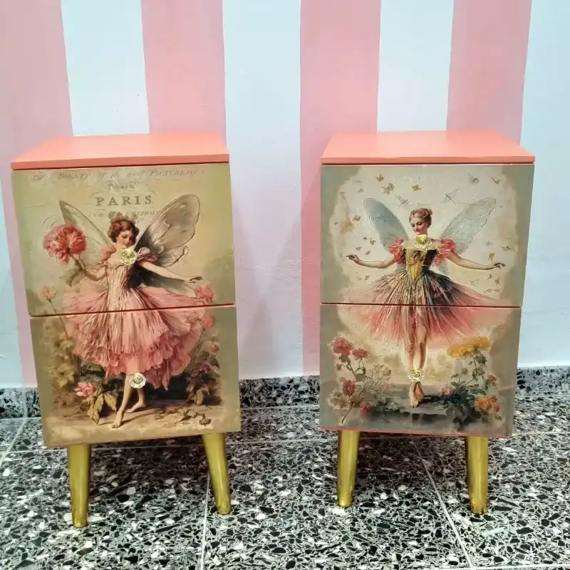 Pareja de mesitas auxiliares