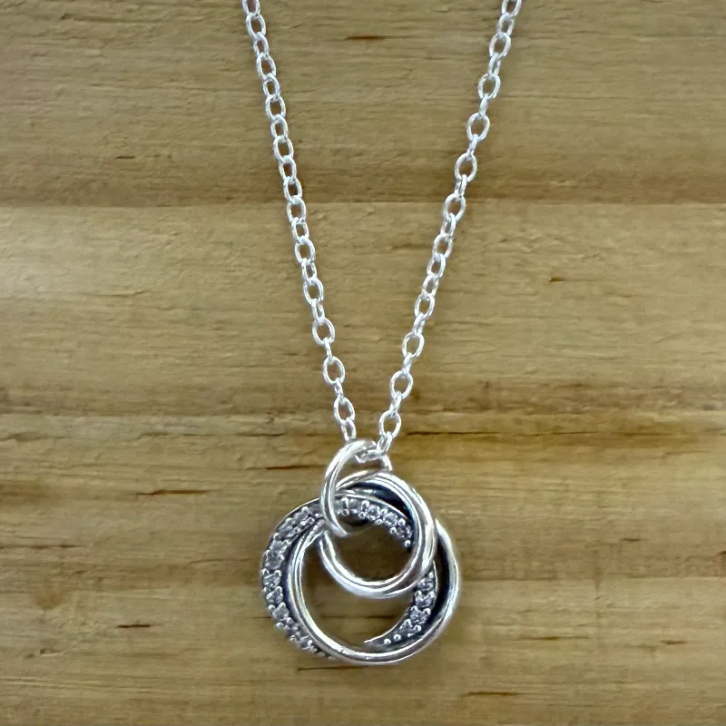 Cadena de Aros entrelazados