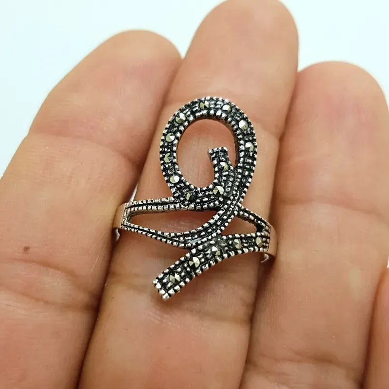 Anillo de plata 925 y Marquesitas