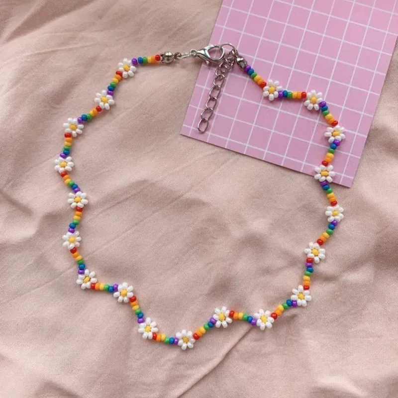 Collar de Margaritas Arcoíris