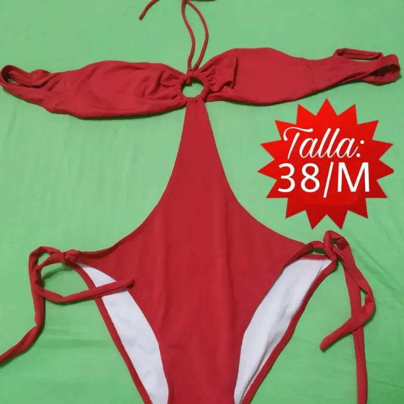 Trikini rojo.