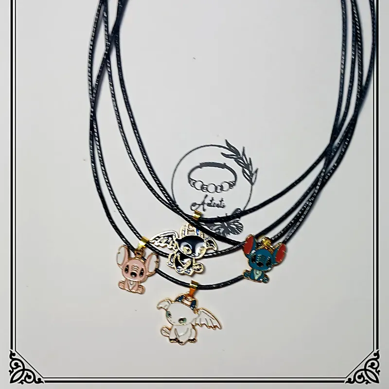 Colgante de Stich  y de Chimuelos