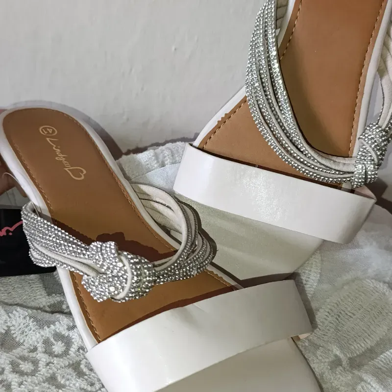 Sandalias elegantes para dama