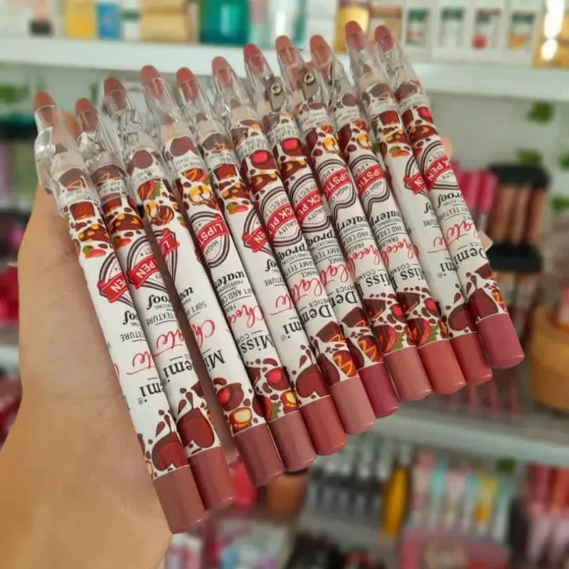 Delineador de labios Miss Demi ✨️