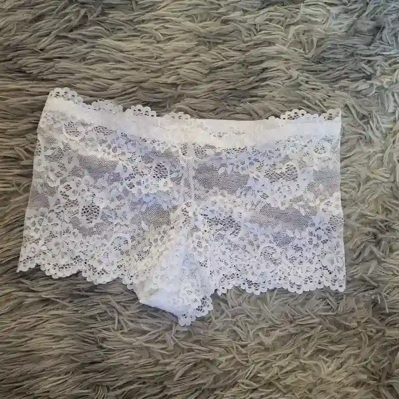 Blumer encaje blanco